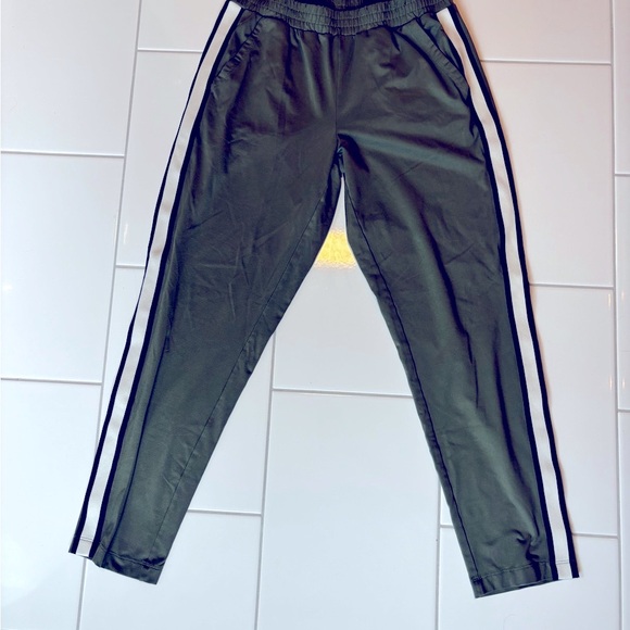 aerie Pants - ❌Aerie Olive Joggers.